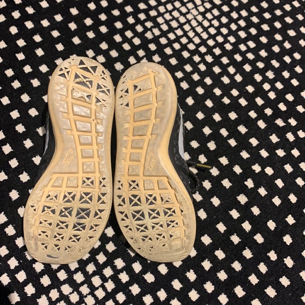 Nike walking/everyday sneakers - Picture 4 of 5